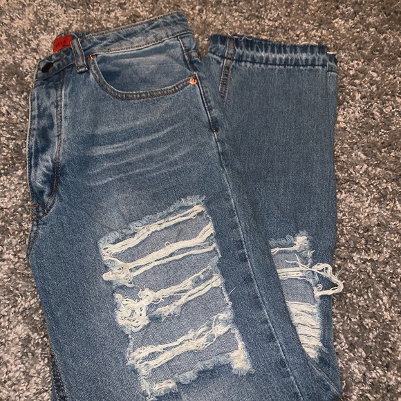 High Waisted Boyfriend Jeans - Picture 3 of 6